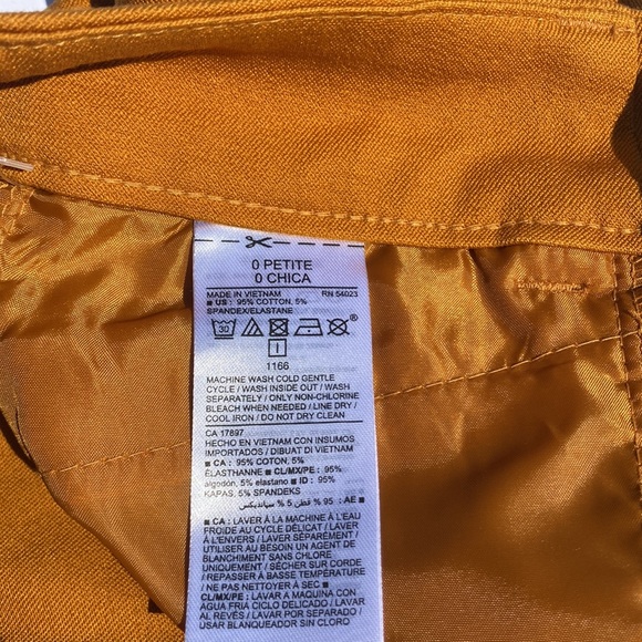 Old Navy Pixie Pants- Size: 0P - Picture 7 of 8